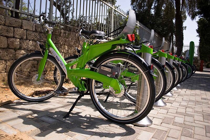 IsraelinNewYork's tweet photo. Today is National #BikeToSchoolDay — we Israelis love biking, and @TelAviv’s bike sharing program is one of the many reasons the city is consistently featured as one of the world’s greenest cities! Safe riding today 😉🚲
#Israel #Bicycle #telofun https://t.co/KGpX9kGOpg