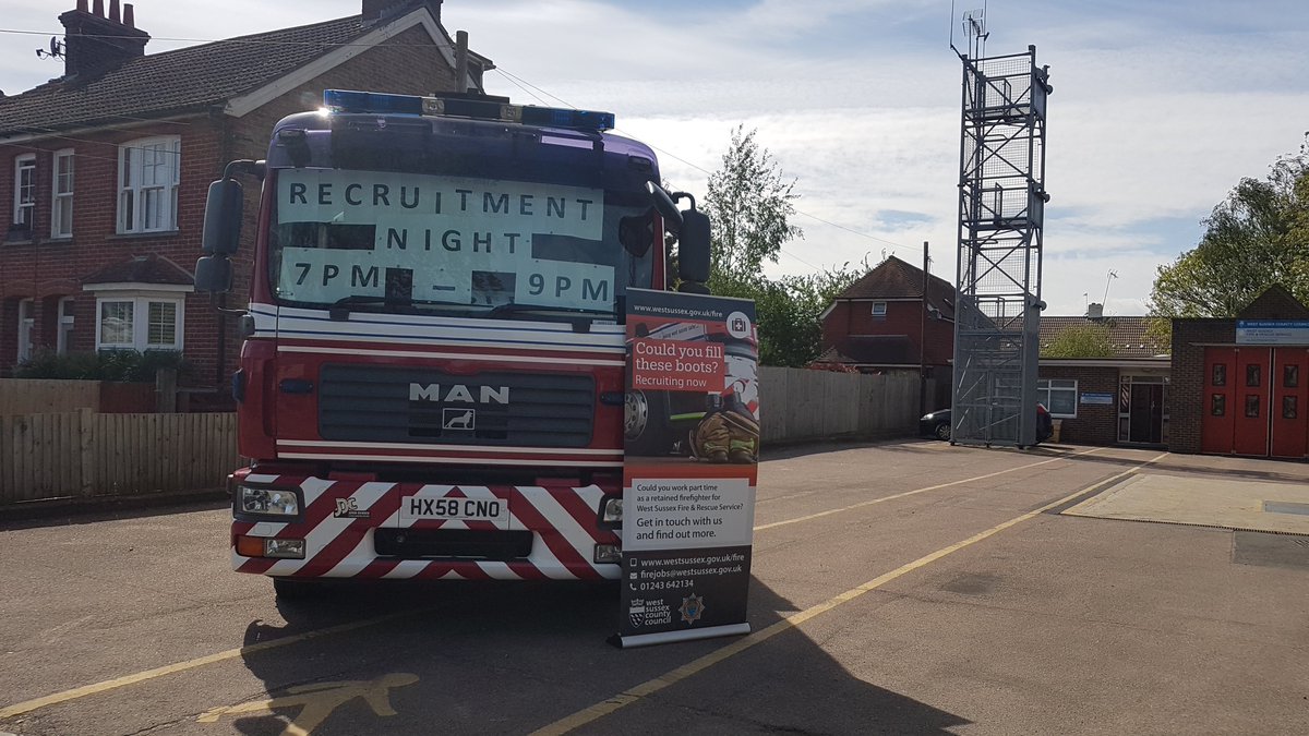 So tonight you can sit at home watching the soaps on tv,or you can pop down to <a href="/WestSussexFire/">West Sussex Fire & Rescue Service</a> 's Hurstpierpoint Fire Station and maybe start something amazing and join the fire service. 9/5/18 7-9pm Cuckfield Road, Hurspierpont, West Sussex #makeadifference #firejobs #midsussex