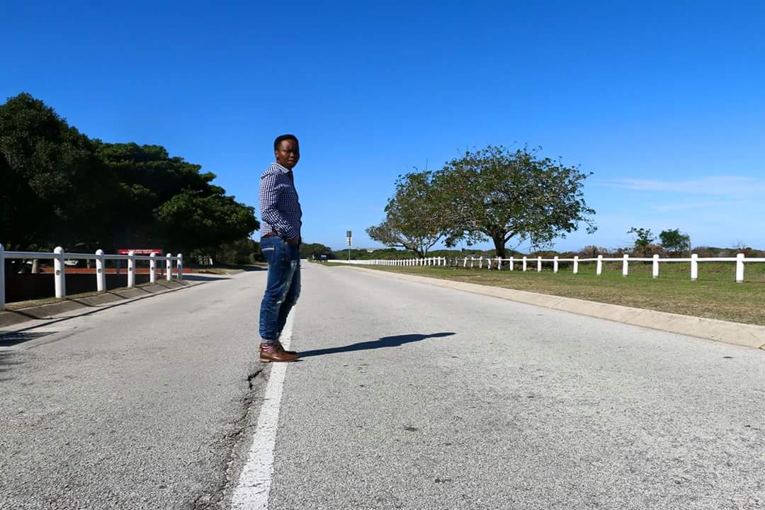 iamparoro's tweet image. It is your journey.
Walk it the way you want.  
#WednesdayWisdom #picturesthatsayathousandwords #dapperq #bornthiswaylifestyle