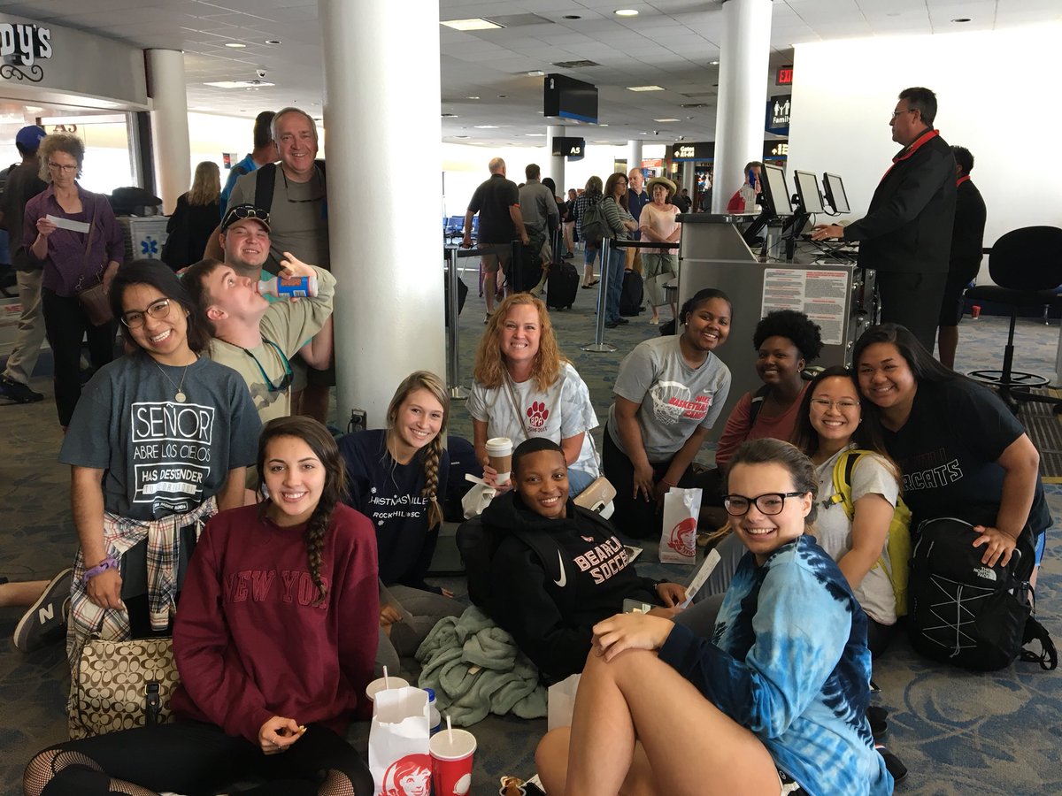 RoHi_BPA's tweet photo. Headed to Dallas for the BPA National Leasership Conference! https://t.co/nNLnUEfjUF