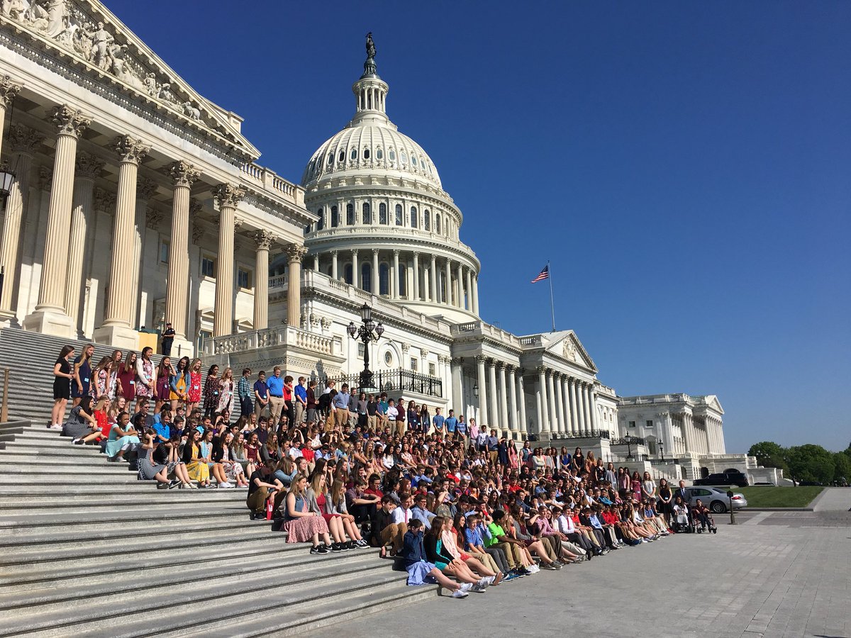 bbhmsbees's tweet photo. 8th graders enjoying our tour of the US Capitol Building. https://t.co/ZiwxTezAFV