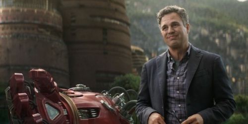 SarahOlivia_2's tweet photo. Avengers infinity War Mark Ruffalo Hulk Wool Grey Coat shop now : https://t.co/a2zvBSPfmx Coat is inspired by the movie #AvengersInfinityWar in  which the official coat of this replica is worn by #Hulk played by #MarkRuffalo. #celebritycoat #thanoscoat #infinitycoat #graycoat https://t.co/9nJXwGChCJ