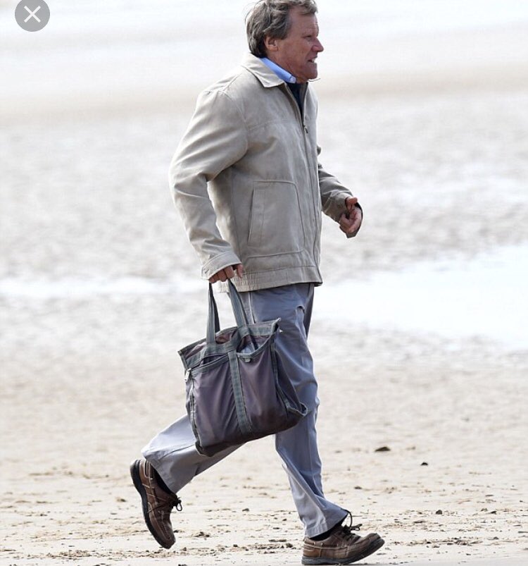 UkSquonker's tweet photo. @coilmasternet @AdrianLoDejavu Right because I love the Roy cropper look https://t.co/Qcq5JQXbWX