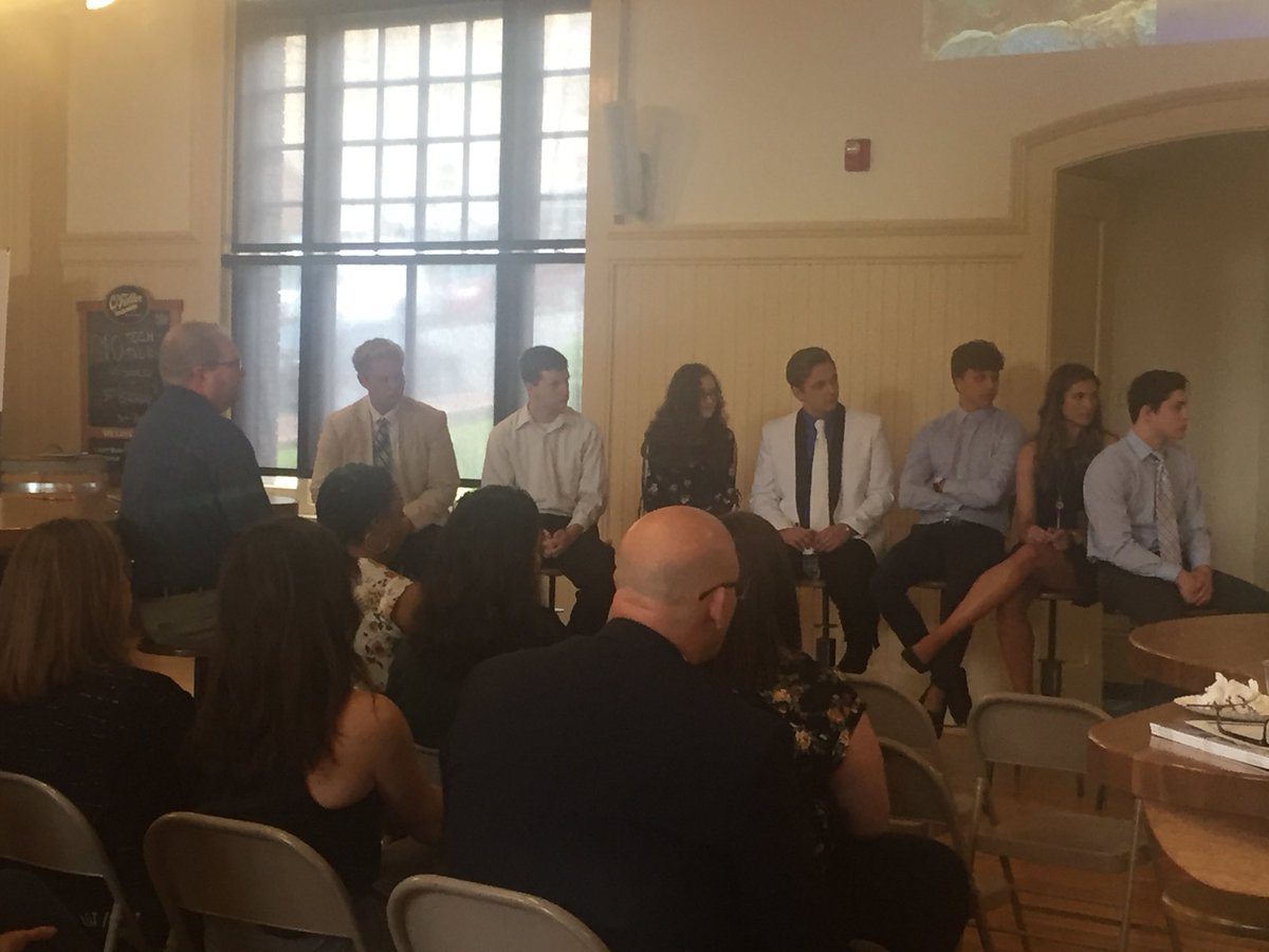 Knightleslie7's tweet photo. Attended @StCharlesCAPS graduation this morning at @OPOStartups Congratulations to these 7 students. @StChasCitySch @OrchardFarmRV https://t.co/6NtmomHgSo