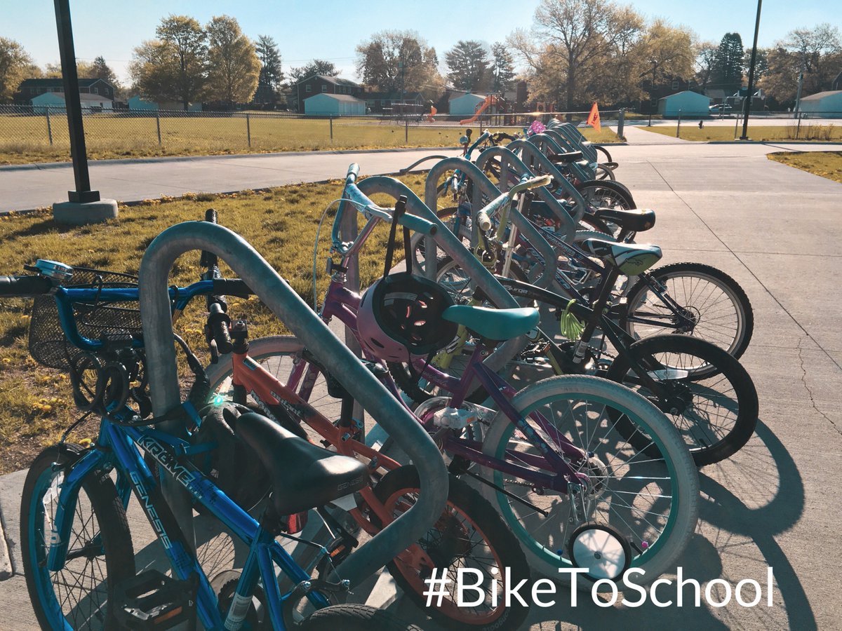 AmesKidicalMass's tweet photo. Happy National #BiketoSchool Day!! Did you ride to school this morning? Share your photos using the hashtag #BiketoSchool - let's see how many schools and kids participated! #nationalbiketoschool #meekerelementary #webikeames https://t.co/jLjSa9RwbF