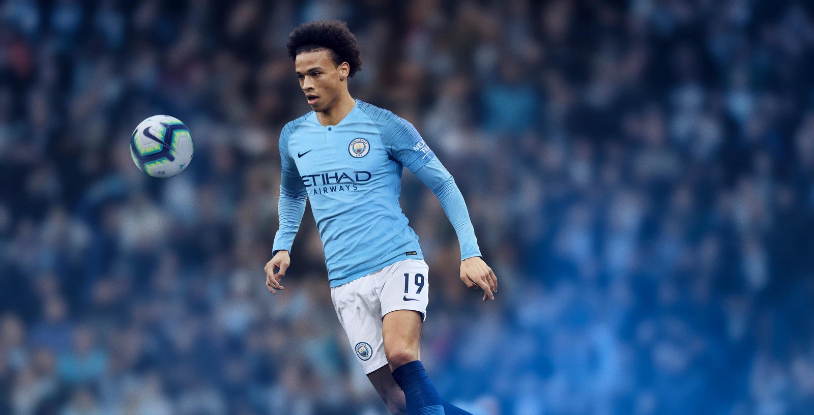 Mantos do Futebol on X: "OFICIAL! Nike revela nova camisa do Manchester City  para a temporada 2018-2019: https://t.co/oBUxlcAfo1 O que acharam?  https://t.co/xDLDU5yBV0" / X