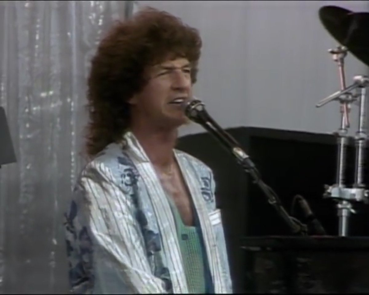 drchriswinter's tweet image. Suddenly obsessed with the @kcreospeedwagon song #RollWithTheChanges. Did you know the @TheBeachBoys among others sang back up at #LiveAid1? #StuckInMyBrain