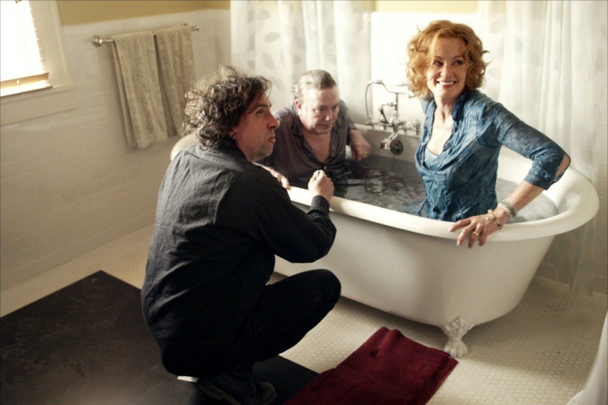 Happy birthday Albert Finney.
With Tim Burton & Jessica Lange on the set of Big Fish, 2003 