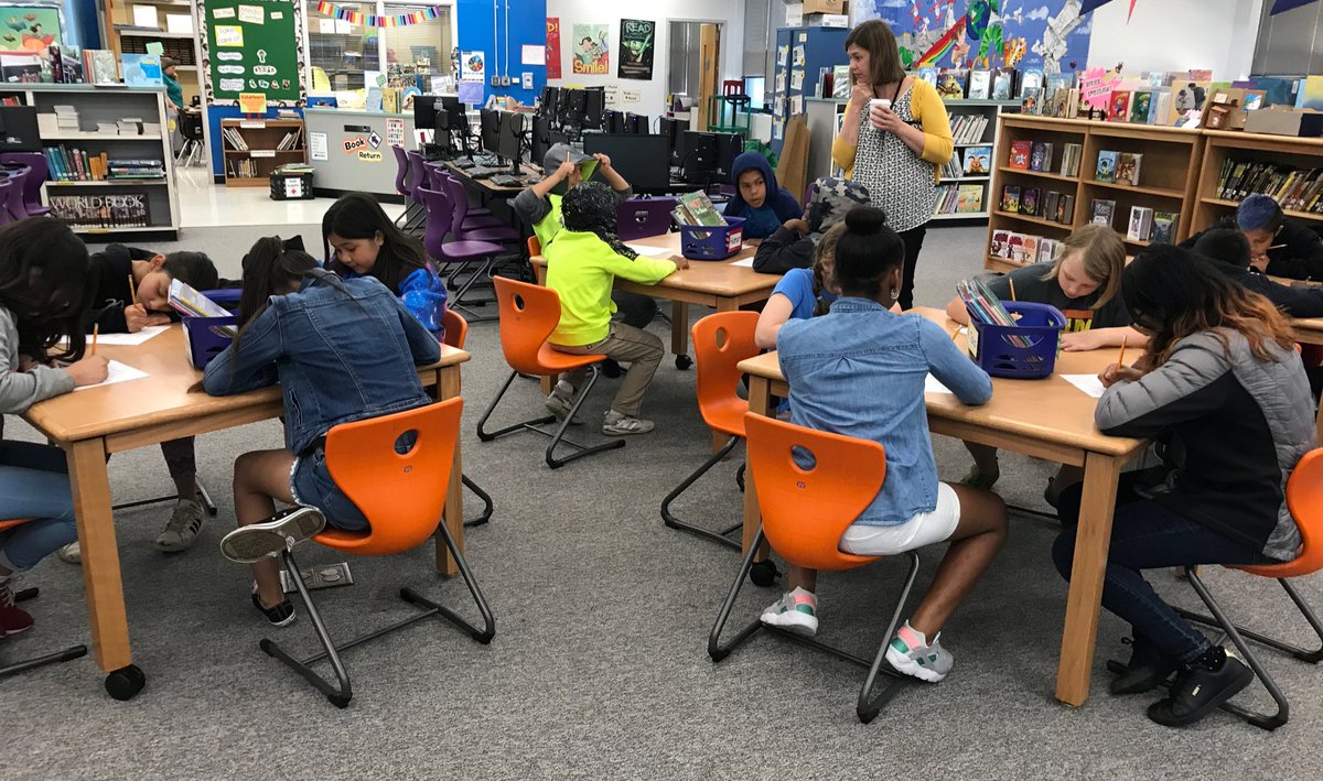 book The 100 Best Volunteer Vacations to