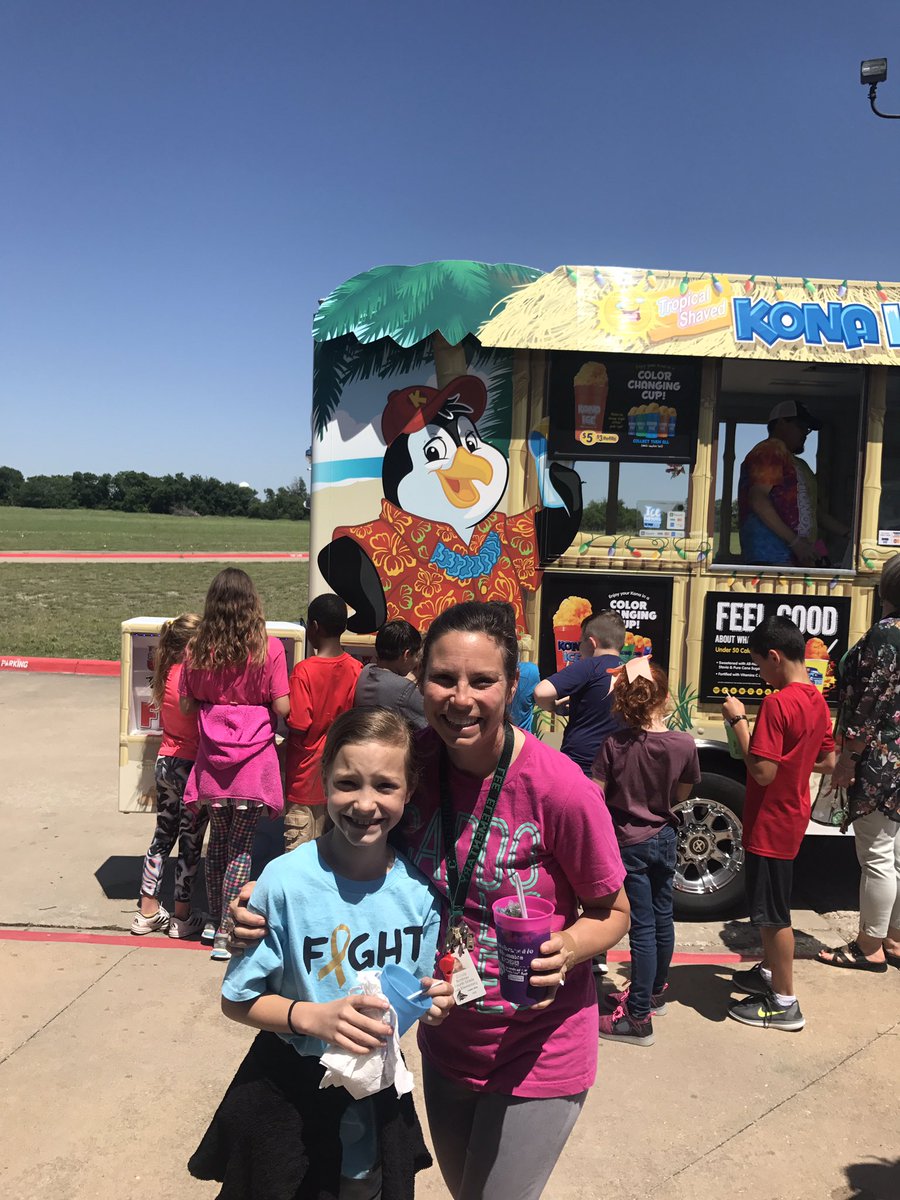 Scribner4th's tweet photo. Hip hip hooray! It's Kona Ice day! https://t.co/iHZ8G6Qhtp