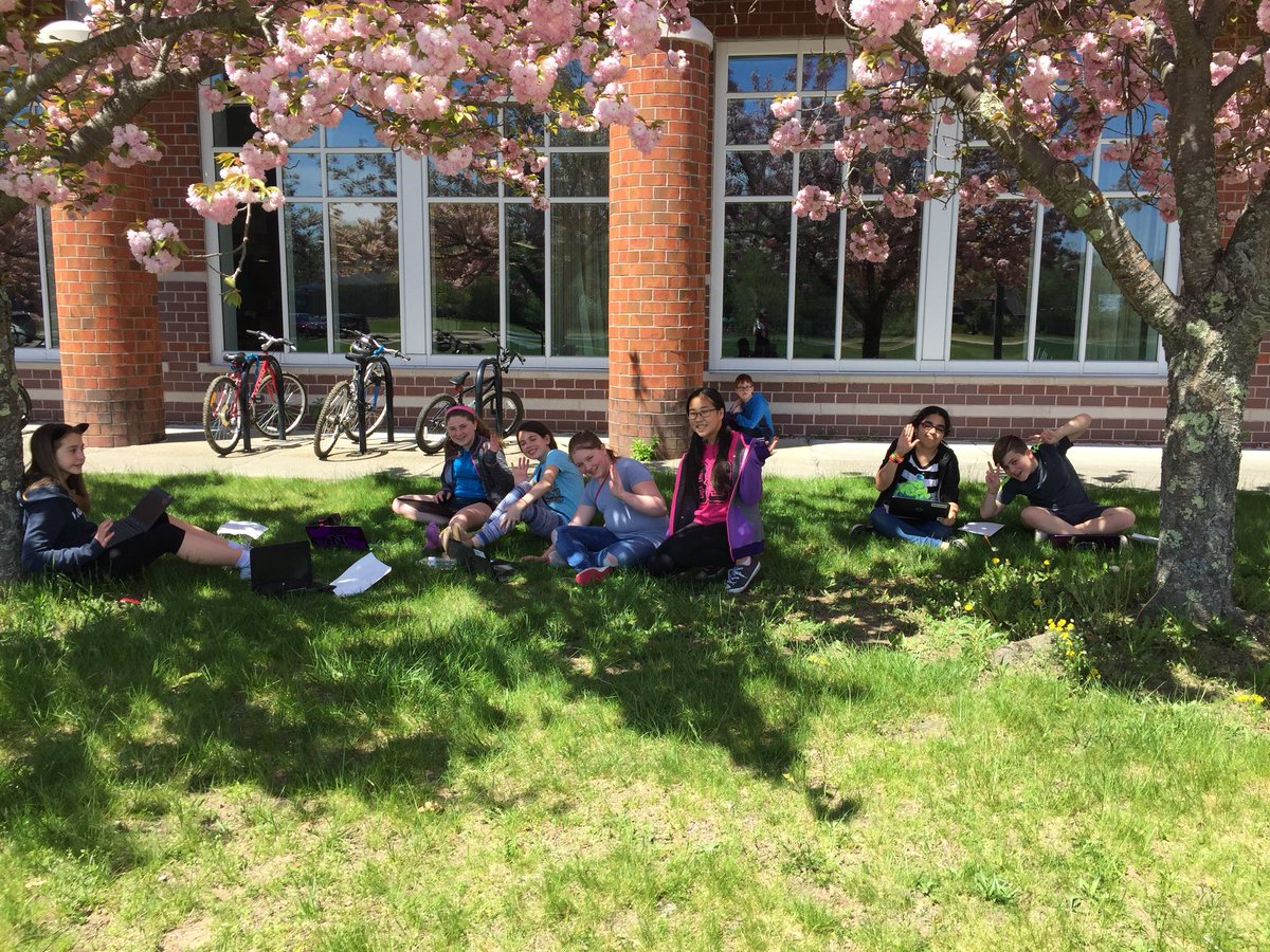 ABanksNMS's tweet image. An awesome 😎 advisory today! Made some “thank a teacher” flipgrids outside &amp;amp; they came out adorable! @manor439 @akweber16 💜 #npspride #NMSLancerLEAD #TeacherApppreciationDay