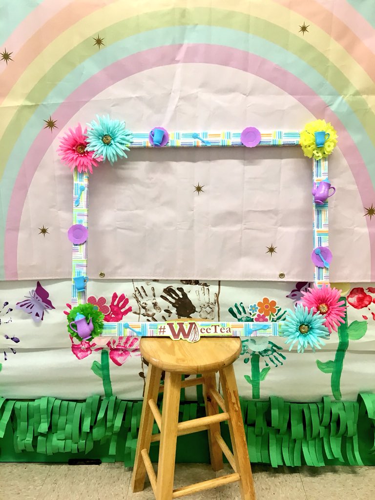 Mrs__Guzman's tweet photo. Our decorations and selfie wall was a hit!! Parents if you upload your pictures, please tag me π€ #WeeTea https://t.co/tmwO2MXXQD