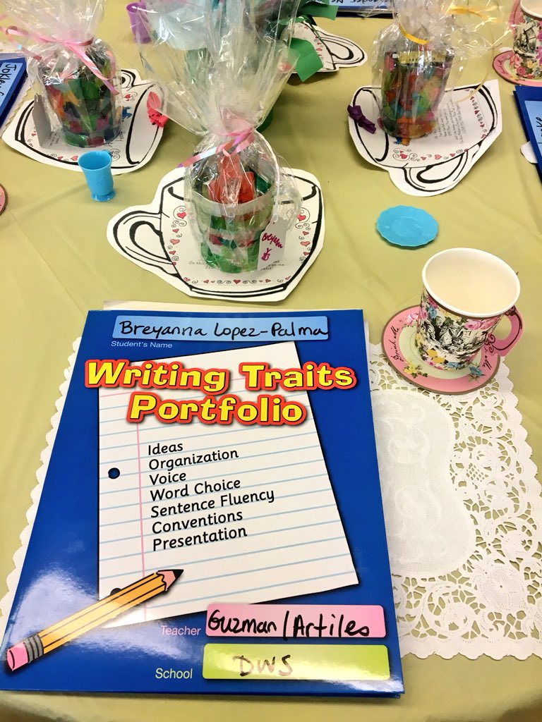 Mrs__Guzman's tweet photo. Our decorations and selfie wall was a hit!! Parents if you upload your pictures, please tag me π€ #WeeTea https://t.co/tmwO2MXXQD