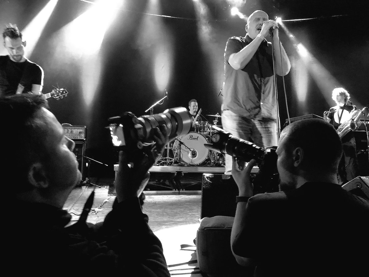 alivea's tweet photo. Neoevangelij po Friškiju 🎶🎸🎷 @kinosiska #demolitiongroup #zdajigrajo https://t.co/zVRCAT9MFM