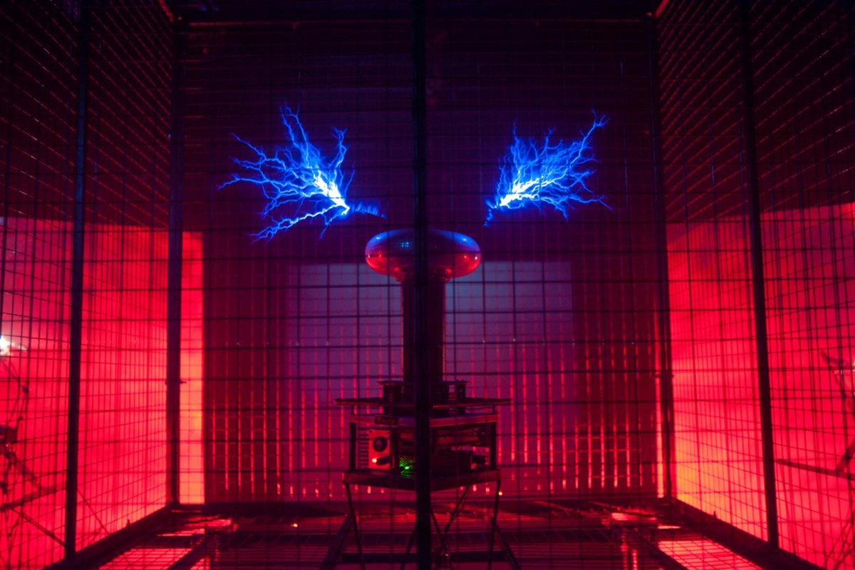 HannahLuxton_'s tweet photo. Super excited to interview @robbiefthomson about his sublime performative sculpture @brightfest next wk! Go see the electrifying spectacle + read about it in @theQuietus #robbiethomson
@theQuietusArt @crypticglasgow https://t.co/aQGBi8OLhk