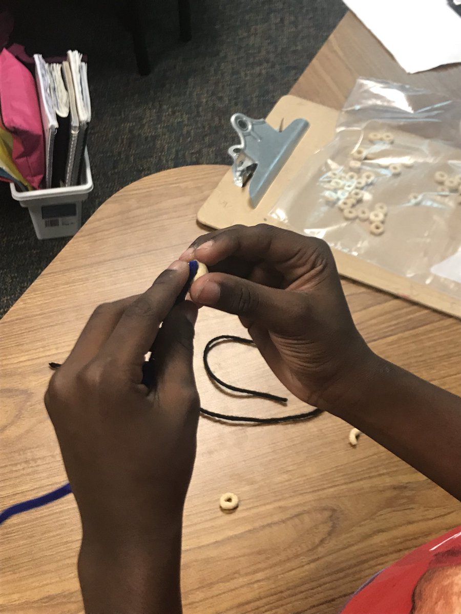 howdymrsshaffer's tweet image. We just learned how to make a bird feeder! #DWEeagles