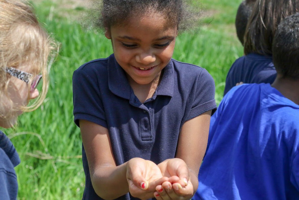pottstownschool's tweet photo. Barth Elementary 1st graders spent the afternoon outside learning about nature habitats with Connie from Sweet Water Education! #SweetSTEAM #findingbugs @JohnJarmato @PSDRODRIGUEZ @PADeptofEd @BarthElementary https://t.co/roEtoNM8Hg