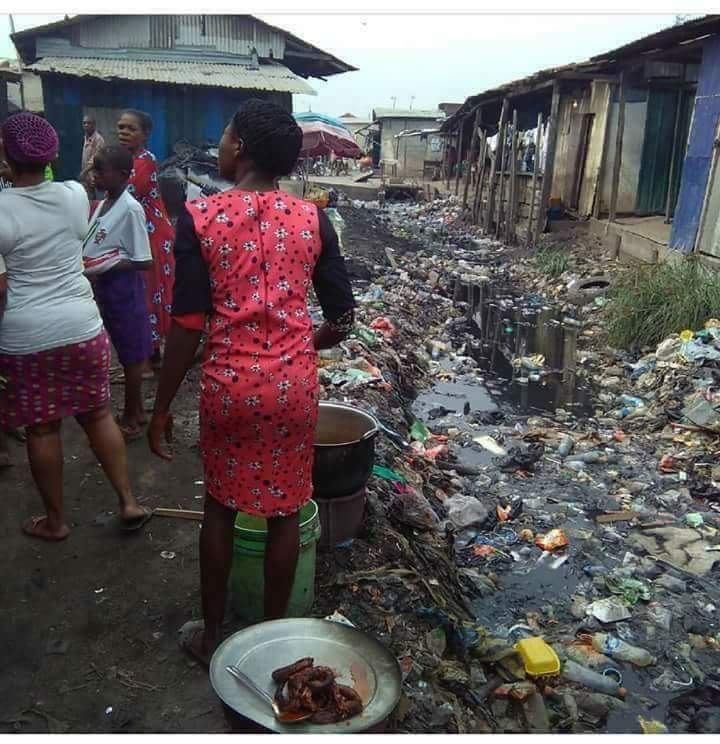 DirectorSolomon's tweet image. Somebody will live here and still fight you online for criticizing the government ☠️☠️☠️