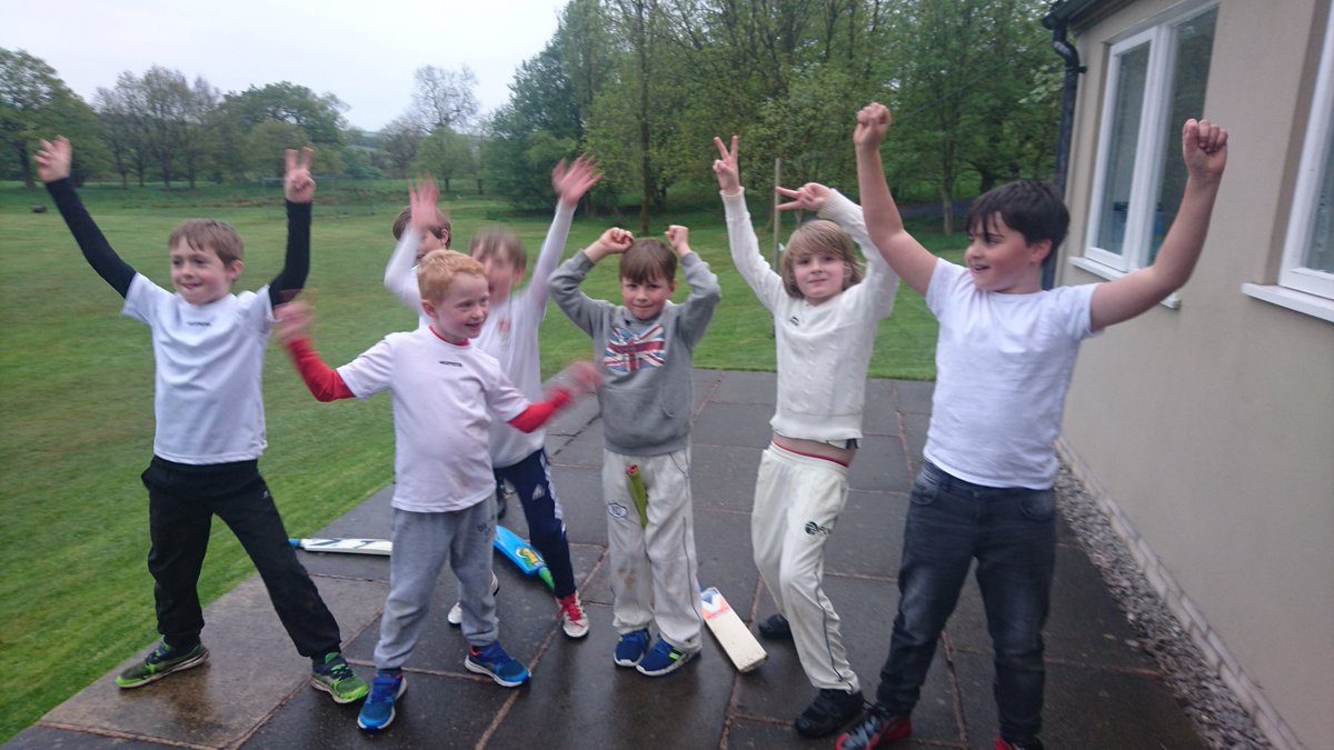 JHillmen's tweet photo. Pott U9s first match - victory over Poynton by 1 run! https://t.co/uAmJzdIsik