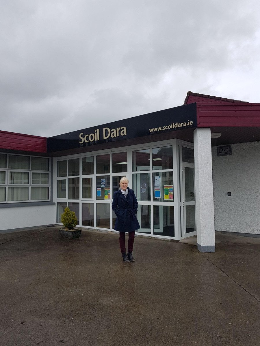KeyConvos's tweet photo. @scoildara Scoil Dara Kilcock thanks to Claire Doyle for inviting me to talk with her lovely 1st years - maintaining friendships over the summer. It is vital and a #KeyConversation #friends #mentalhealth https://t.co/LgrrF0aEQy