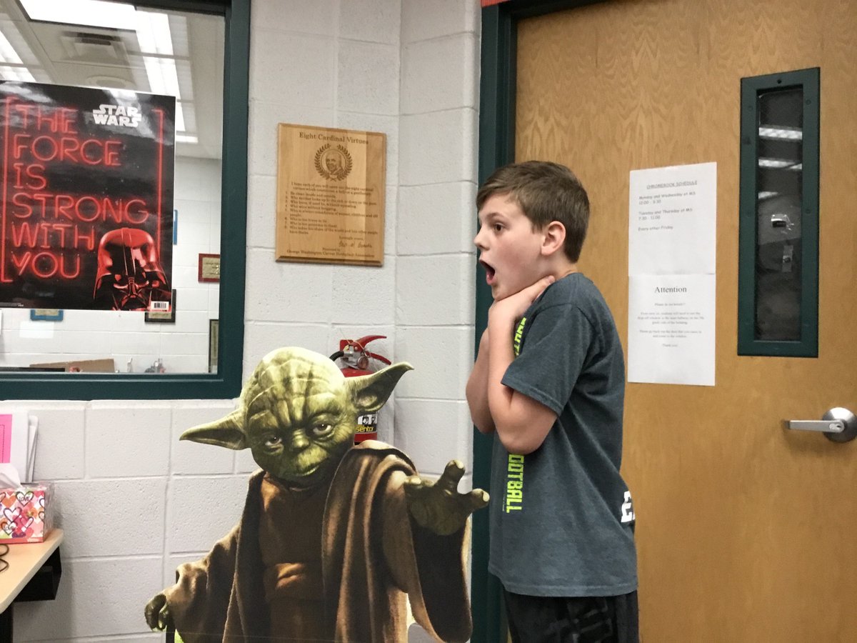 NMSLibraryATeam's tweet image. #StarWarsSelfies