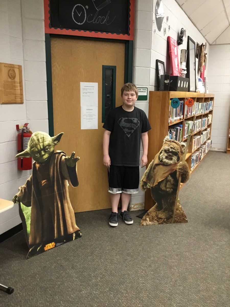 NMSLibraryATeam's tweet image. #StarWarsSelfies
