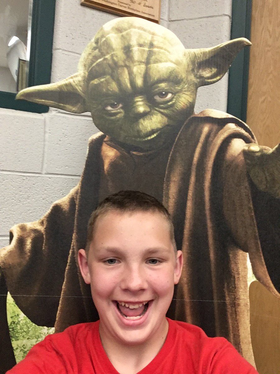 NMSLibraryATeam's tweet image. #StarWarsSelfies