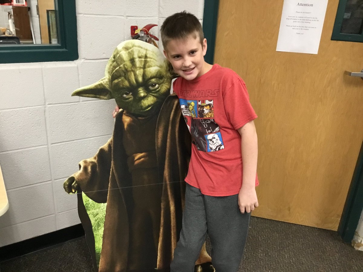 NMSLibraryATeam's tweet image. #StarWarsSelfies