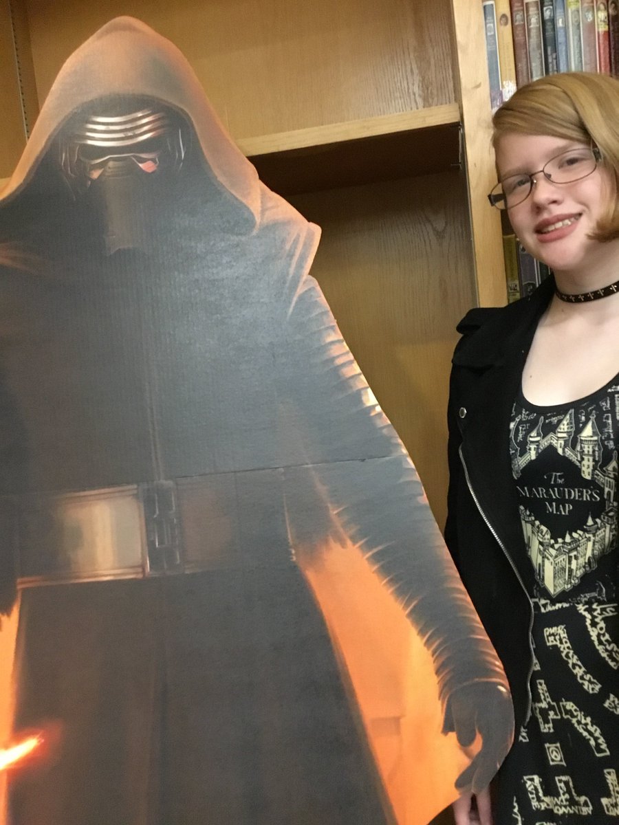 NMSLibraryATeam's tweet image. #StarWarsSelfies