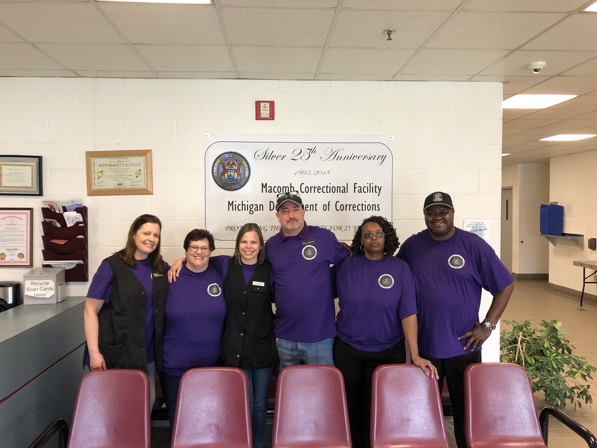 RobertLeduc12's tweet photo. Thank you to the MRF employee club for all of your hard work during Employee appreciation week @MDOCCFA @MichiganDOC https://t.co/OJb3qotgfz