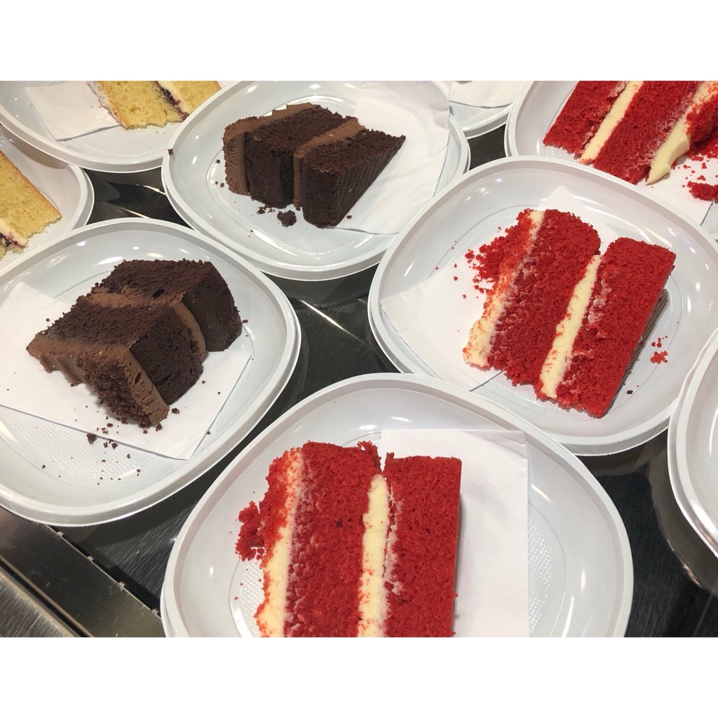 RunningWorks's tweet photo. Run for Cake! 🍰 #TheRunningWorks https://t.co/btENLmrFAm
