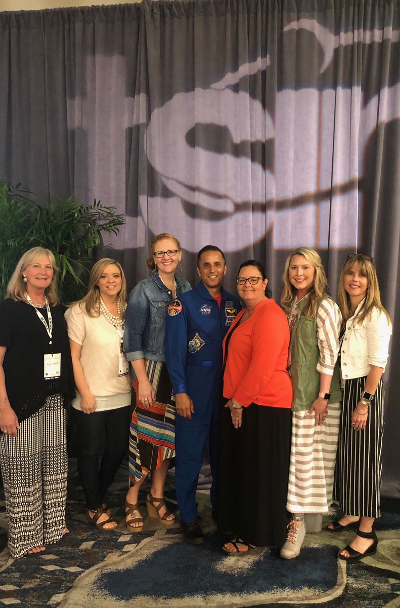 DSExplorers's tweet photo. Learning all about STEM at the STEMx Institute!!! #DSExplorers @discoverypta @MCScommunicates https://t.co/R9GeZ5Hplg