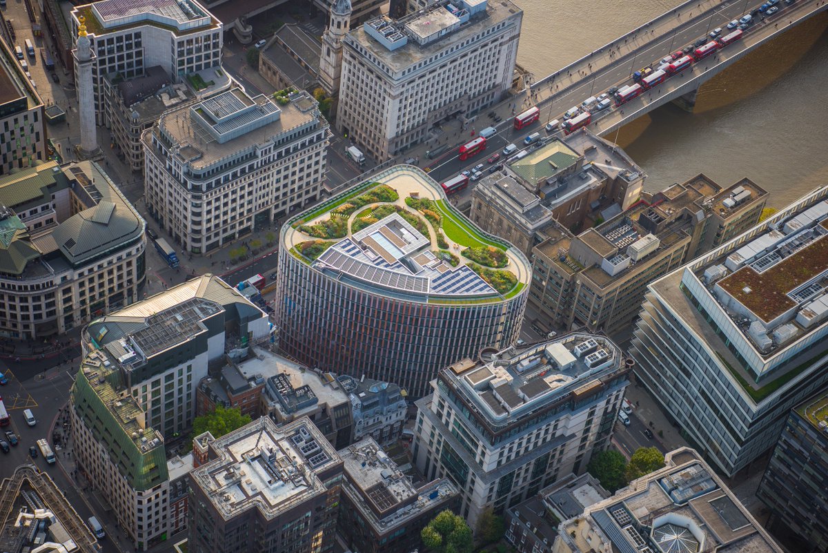 JRArchitects's tweet photo. 33 King William Street won Project of the Year at the @GraphisoftUK #Awards 2018 yesterday. Congratulations to everyone involved, great work! @hbreavisUK #ArchiCAD #London https://t.co/o1V0w0C4Dg