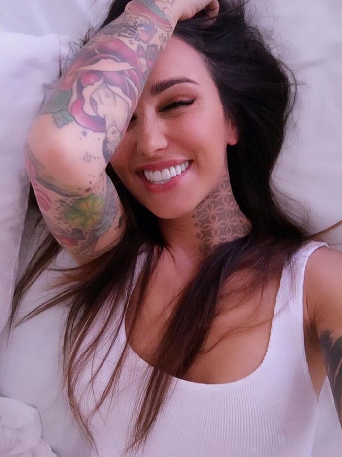 ModelsAndRock's tweet photo. Wednesday☀️with beautiful @siriadefazio 💖 from #italy 🇮🇹#modeloitaliana #italianmodel #canadianmodel #losangeles #losangelesmodels #losangelesmodel #miami #miamimodel #lasvegas #lasvegasmodels #alternativemodel #floridamodel #alternativemodels #girlswithtattoos #rocknroll https://t.co/hRviByJlOo