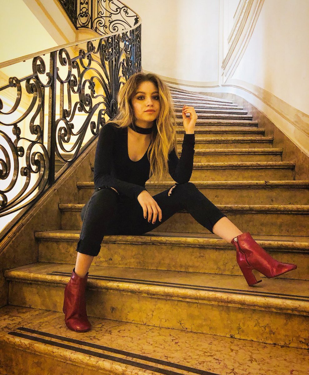 karoolsevilla's tweet photo. 😎la modela 🤣 https://t.co/2dYfNCeIDA