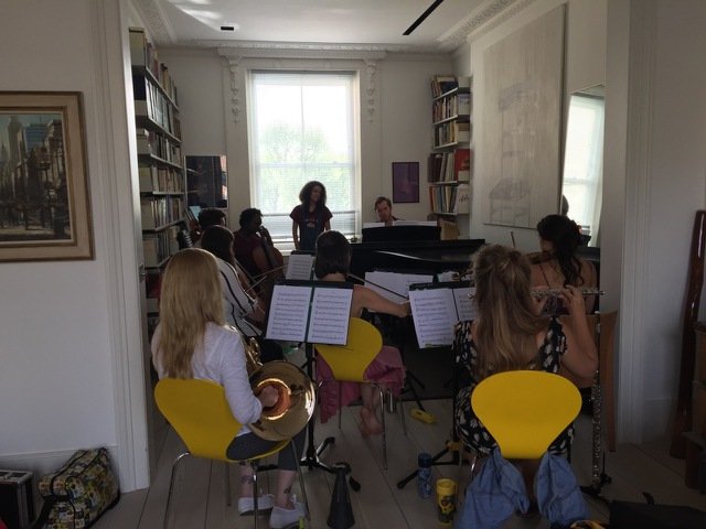 Birdsong - Cân yr Adar rehearsals today, ready for the first concert of the tour in London tomorrow! Then we're heading to @Wyeside <a href="/TramshedCF/">Tramshed Cardiff</a> and <a href="/TaliesinSwansea/">Taliesin Arts Centre</a>.
Tickets: sinfoniacymru.co.uk/event/birdsong