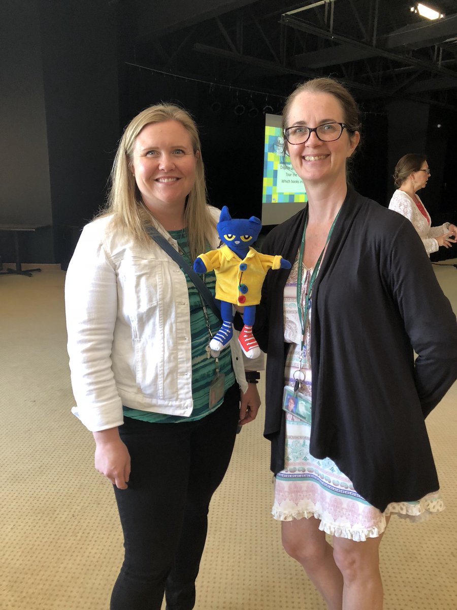 GrahamSmithRN's tweet photo. Story telling #FLC2018 with Pete the CaT @literacyFTW @MLHealthUnit https://t.co/7uKKpriK5b