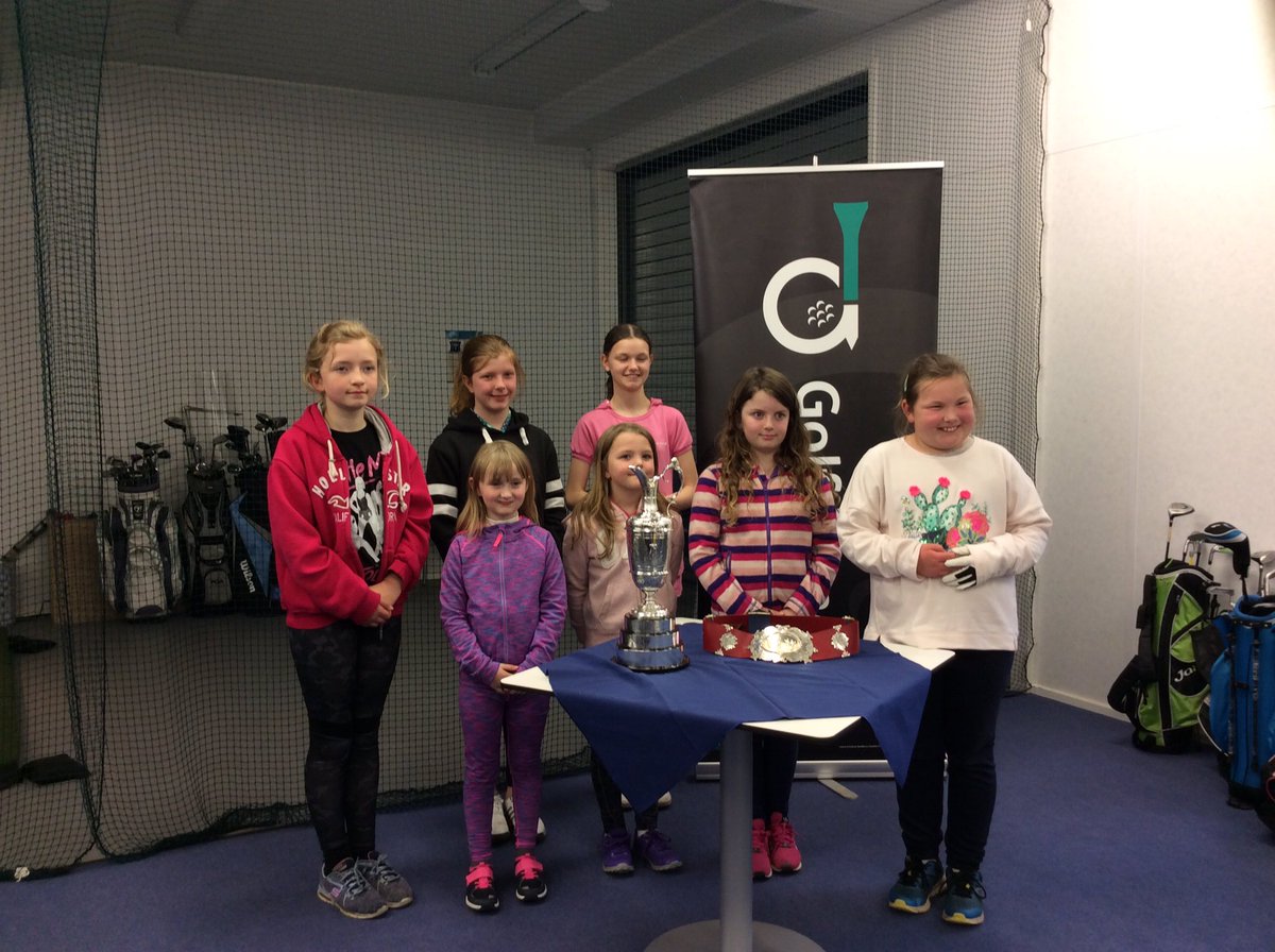 Golf_Dundee's tweet photo. Our fantastic and enthusiastic girls posing with the jug! #roadtotheopen @britgolfmuseum https://t.co/tM0yc4coX5
