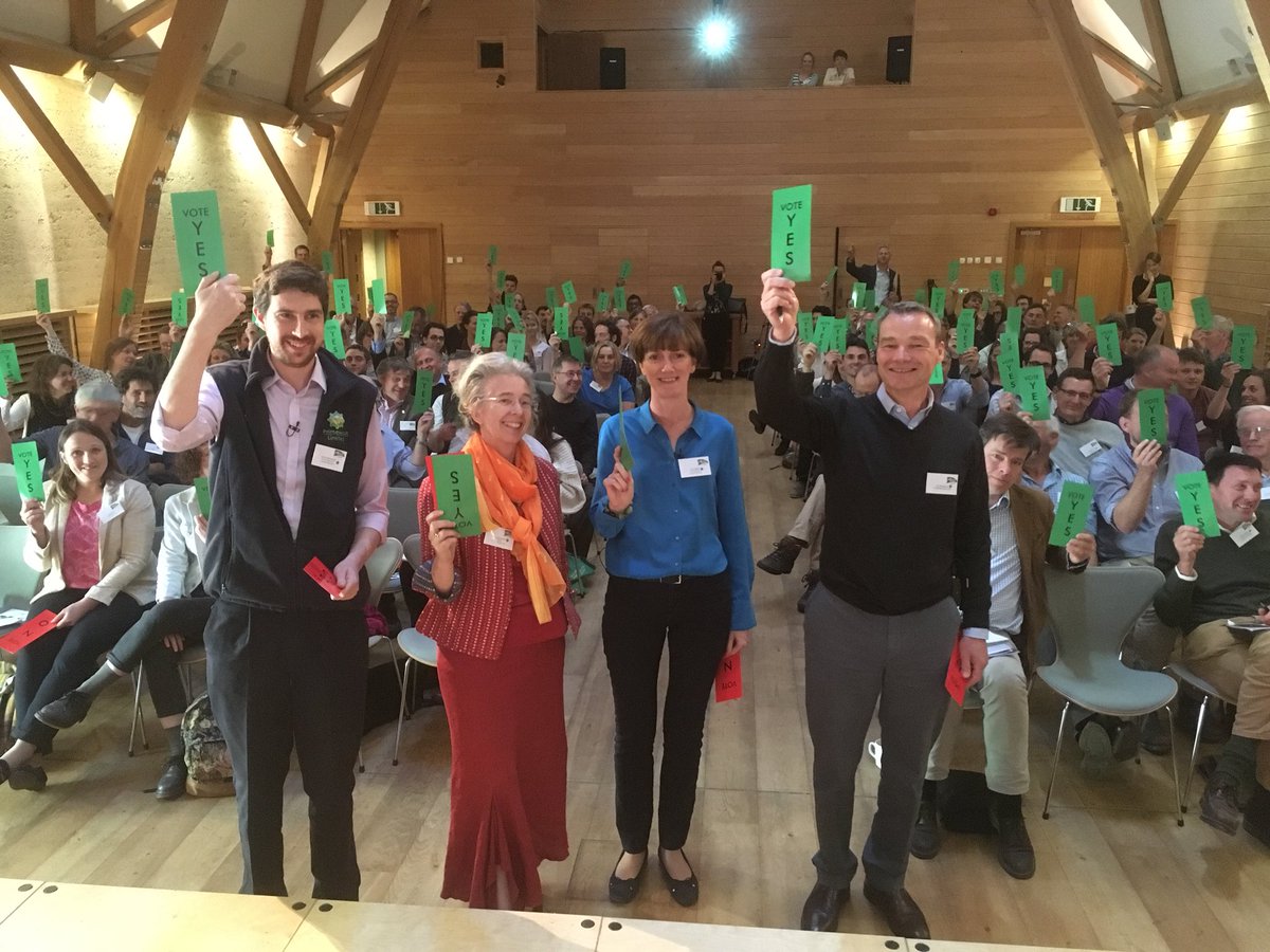 CotswoldSeeds's tweet photo. At @IFarmers #IFday. @Britishhops @Lydiamjsmith and @Primewest_ltd give a yes vote to #fieldlabs exploring cover crops #covercrops https://t.co/FtzxCJVlFQ
