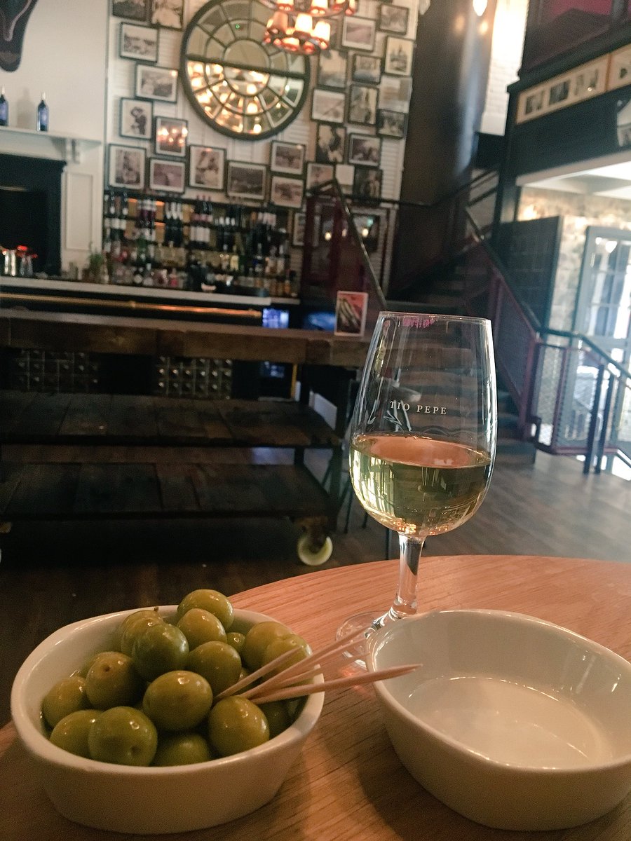 KjaenUK's tweet photo. The time has come! I finally had the pleasure of tasting #TioPepeEnRama 2018 and I find it salty like sea breeze as @Hacedordevinos will say. almondy, yeasty, marzipany maybe on the nose? Fresh, elegant, interesting, very approachable. I can’t wait to have a magnum at home https://t.co/c0lJtk2r4t