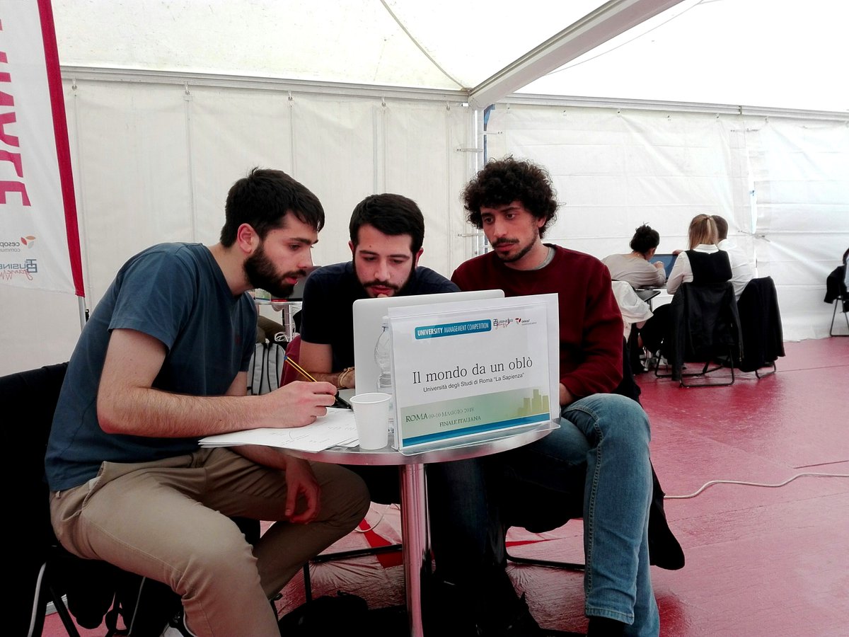 TheBusinessGame's tweet photo. Siamo nel vivo della Finale #UMC2018. Tutte le squadre si stanno impegnando per attuare la strategia migliore. Chi vincerà?

#finale #businessgame #stayfocused #staycompetitive https://t.co/PSaqJQwVbq