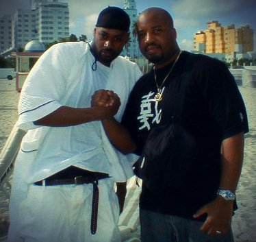 chiefyuya's tweet photo. Masters at Work almost 20 years ago.
HAPI Earthday @realghostfacekillah
.
.
.
.
.
#ghostface #tonystarks #bulletproofwallets #wutang #undergroundproducer #wordsmith #blackcree #rolandxv5080 #api512c #neumannU87 #mpc60 #mpc3000 #sp12 #indielabel #writingsessions https://t.co/NYHnSbhjLT