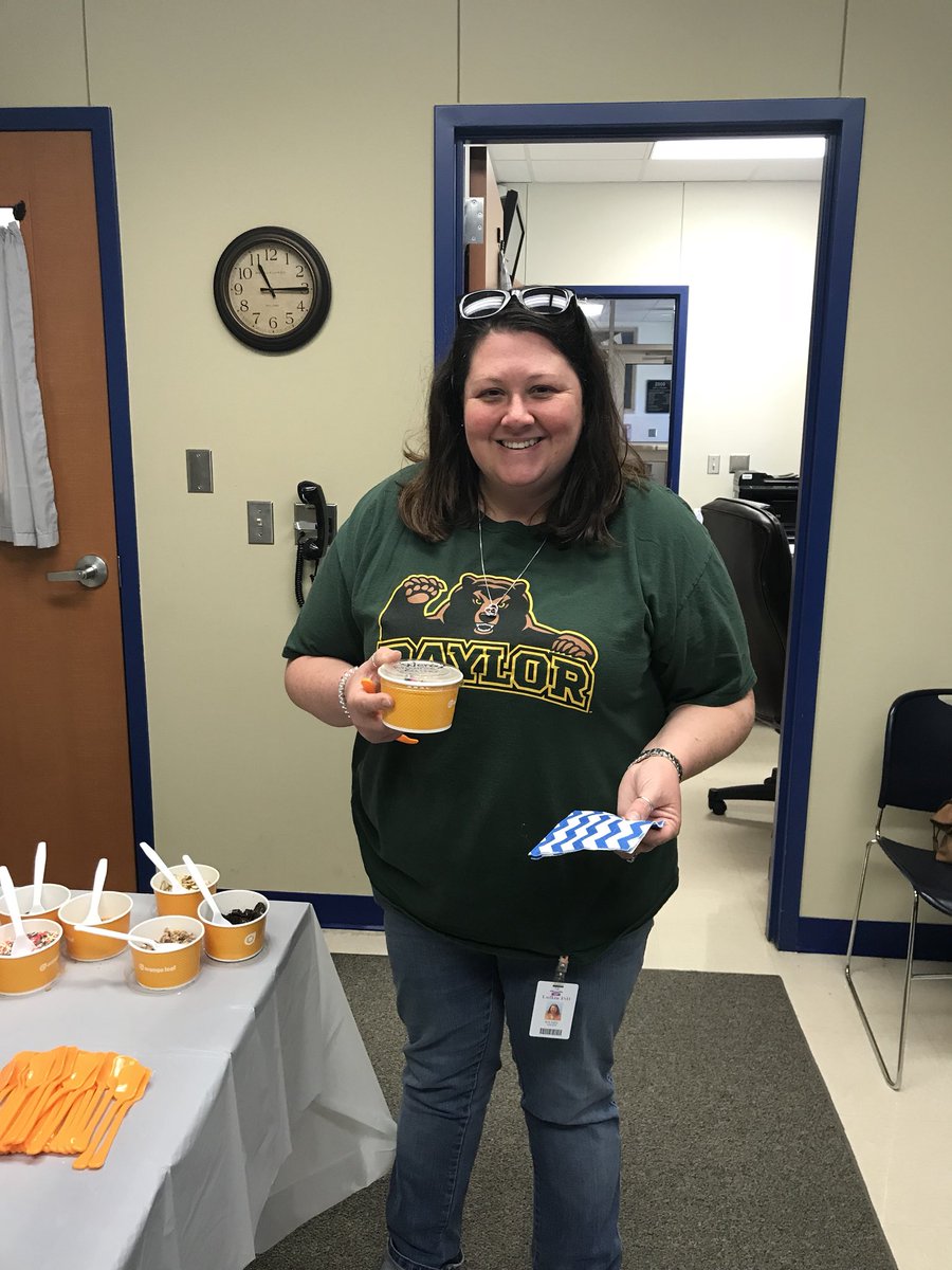 trturnage2016's tweet photo. Thank you “fro-yo” hard work!  #HertyHasHeart #TeacherAppeciationWeek https://t.co/1PUlHPC8ea
