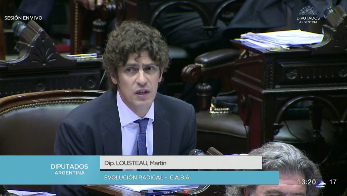CarlaCarrizoAR's tweet photo. #Tarifas @GugaLusto "Los que plantean la solución crearon el problema. El Gobierno se cierra. Nuestra propuesta: modificar las tarifas gradualmente en ocho años, sin tanto impacto inflacionaro y en el nivel de actividad". https://t.co/H1nrnTVxBE