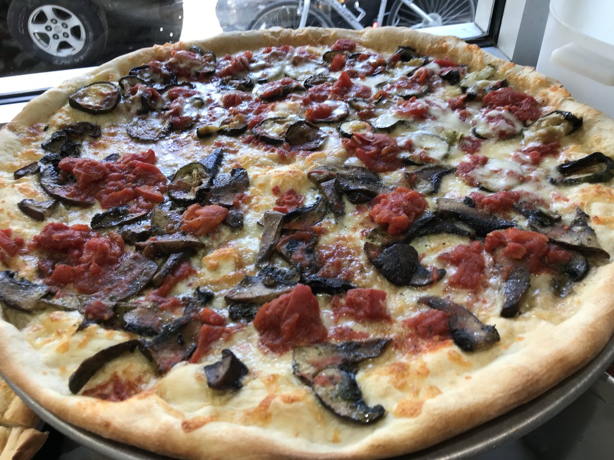 JoesPizzaPhilly's tweet photo. Perfect Days like this are made for Pizza in the Park!  Stop by @JoesPizzaPhilly  &amp; Pick up a Portobello Slice and head for the Park! Vegan &amp; Veggie Pizzas made Fresh all Day!  #JoesPizzaPhilly #Pizza #Phillysbest #RitRow #RittenhouseSquare #PizzaPicnic #portobello https://t.co/aXH4dZHFZo