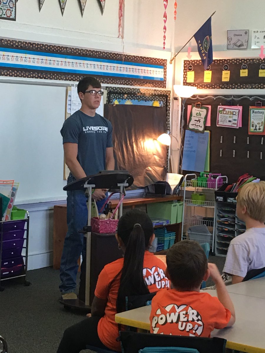 LeightonRudd's tweet photo. Hunter Stephens gives an animal science presentation to @USD482Dighton 2nd graders.  Well done, Hunter! @ffahootingowl @stephens3614 https://t.co/Vz4UdcKRbe