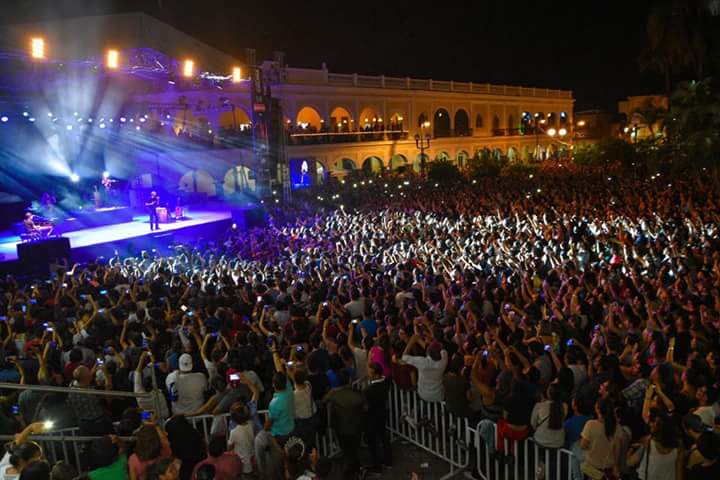 VolcanFest's tweet photo. Así vivimos el concierto con Jarabe de Palo. 
#VolcanFest https://t.co/d4Yq3XqtDe