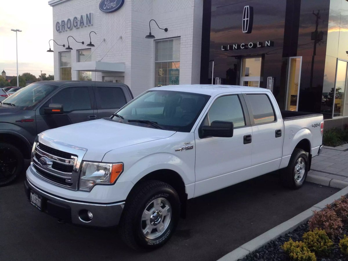 PauldeRond's tweet photo. Keep the girl rolling!! #300000 in 3 years and 7 months or 1,310 days. #club300000 @Ford @FordF150ForSale #noitsnotforsale #F150 #GroganWatford https://t.co/5su3pan0KX