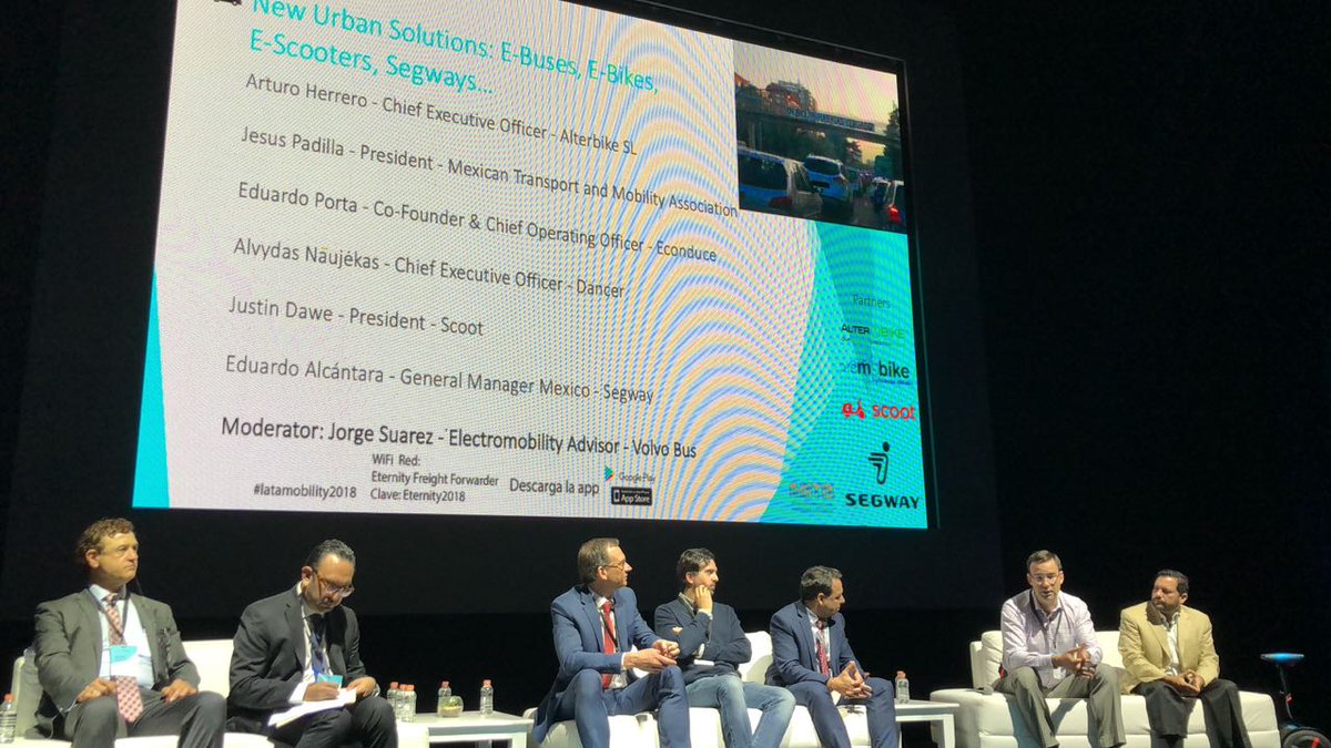 LataMobility's tweet photo. Tercer Panel del #LataMobilitySummit2018 
Nuevas soluciones urbanas: E-Buses, E-Bikes, E-Scooters, Segways.
Empresas participantes;
@SegwayInc 
AlterBike
@AMTM_AC 
@econducemx 
Dancer
@ScootNetworks https://t.co/juW4JgBSC5