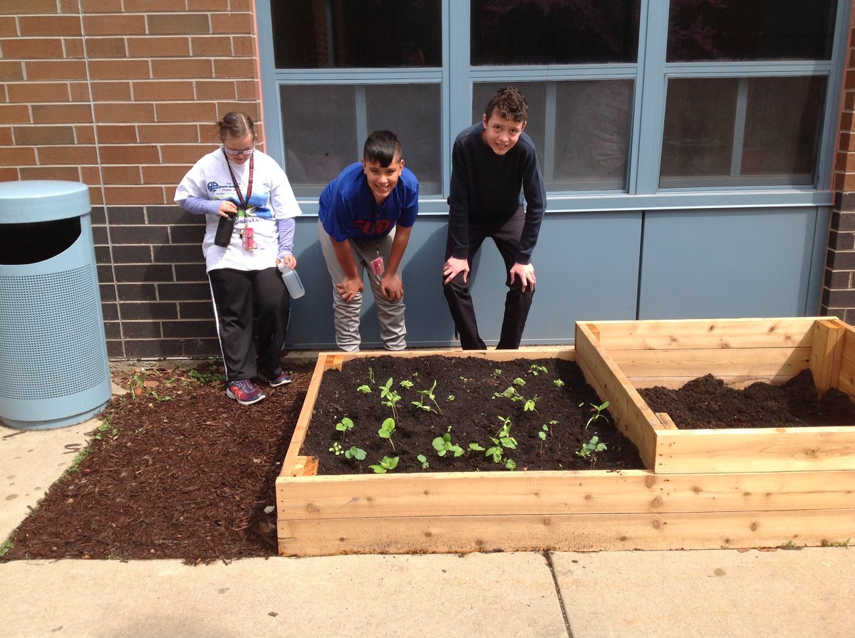 MrMeglan's tweet photo. Just another day working in our new garden beds #vision97 #oakpark97 #design97 #julianworks #op97design https://t.co/9h8RgDVEds